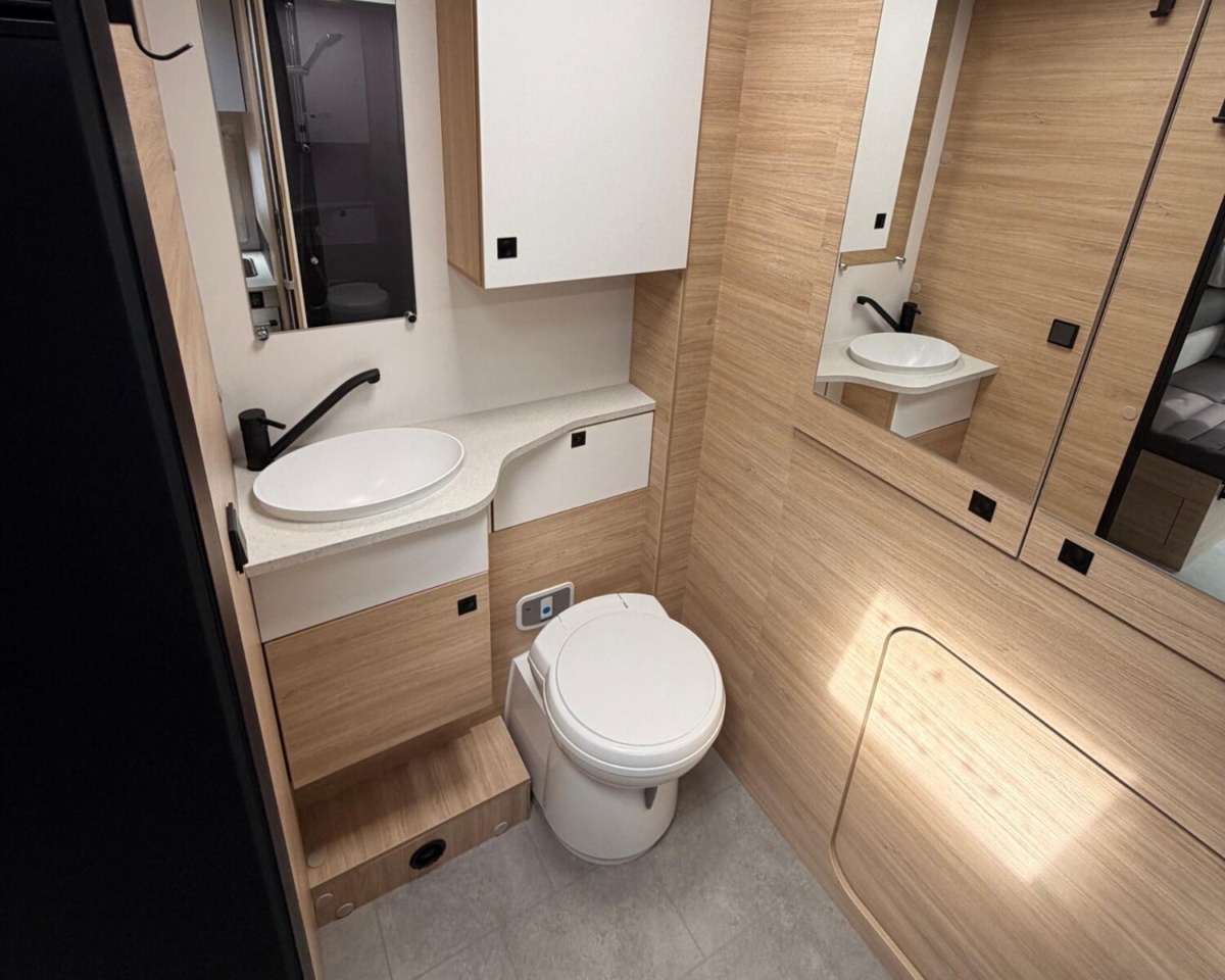 Challenger Bild 24