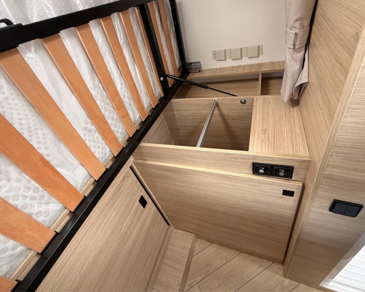 Challenger Bild 24