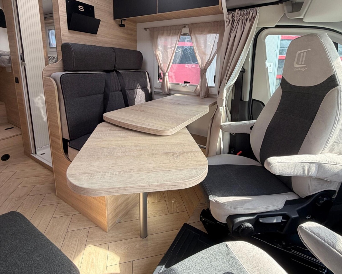 Challenger Bild 23
