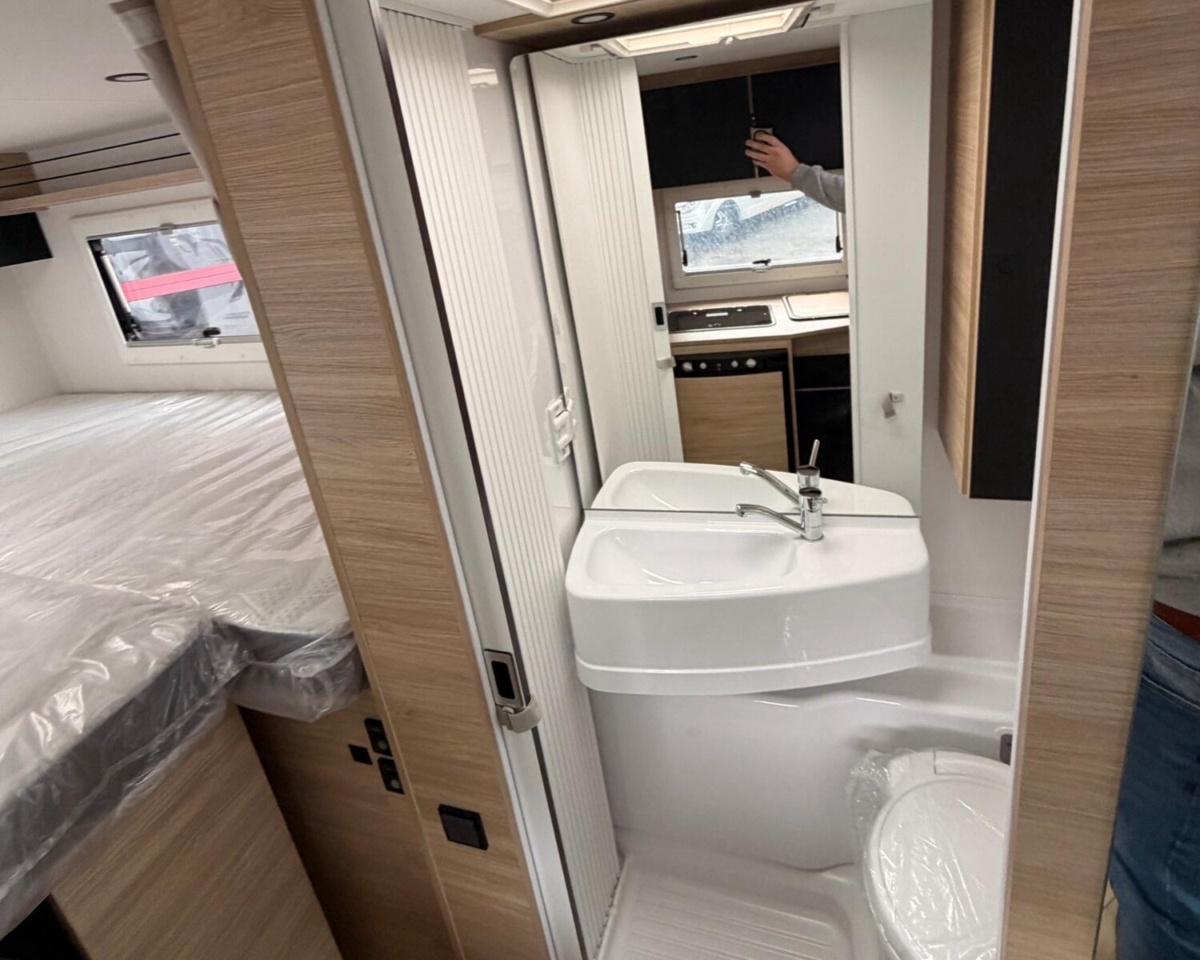Challenger Bild 24