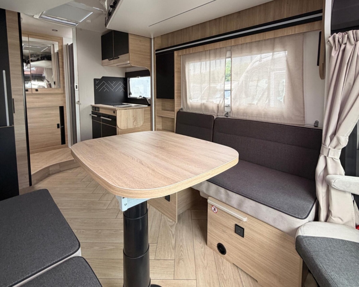 Challenger Bild 24